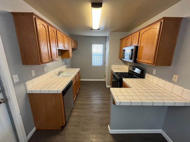 Building Photo - Wonderful Porterville Home Coming Soon!