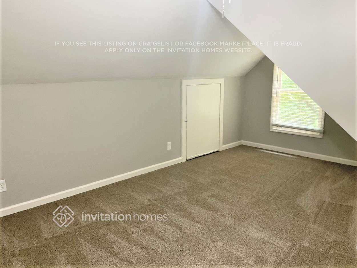 Building Photo - 330 Brooke Wood Dr