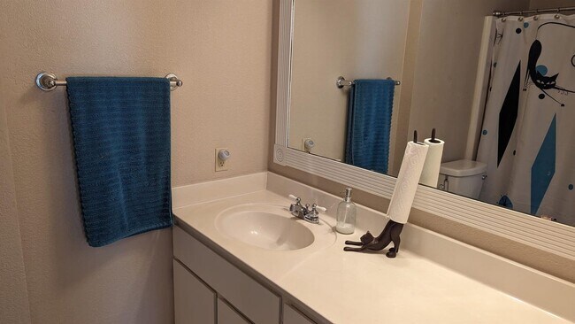 Building Photo - 100 Bay Point Dr