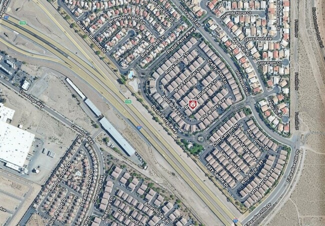 Building Photo - Spacious Henderson townhouse featuring   3 bedrooms PLUS 2 car garage.