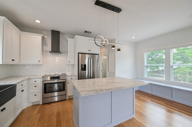 Building Photo - 1207 32nd St