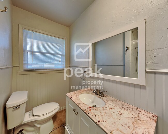 Building Photo - $1799! Beautiful 3Bed/2Bath home in FORT WORTH! Free application through 8/10! See information in...