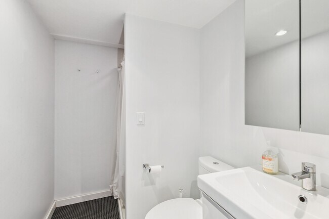 Building Photo - 464-470 Central Ave