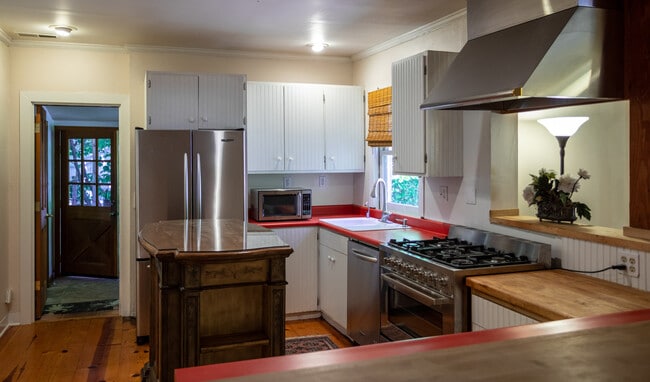 Building Photo - 1001 Myrtle St