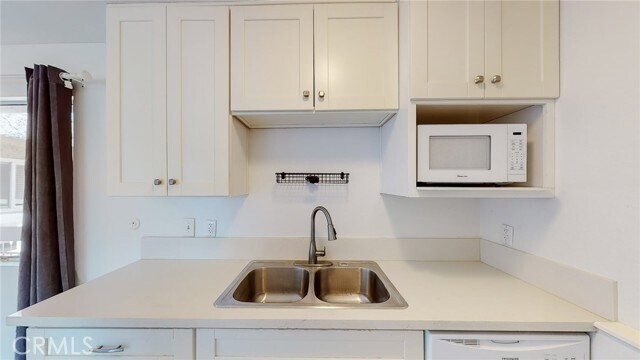 Building Photo - 12157 Moorpark St