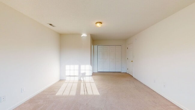 Building Photo - 216 Smallwood Rd