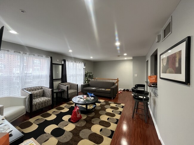 Building Photo - 67 US-1