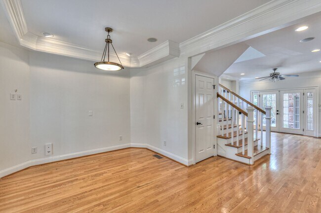 Building Photo - Perfect Brownstone in Sylvan Park near Wes...