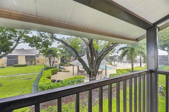 Building Photo - 3812 N Oak Dr