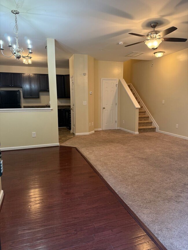 Building Photo - Conveniently Located Home Near HWY 440, 54...