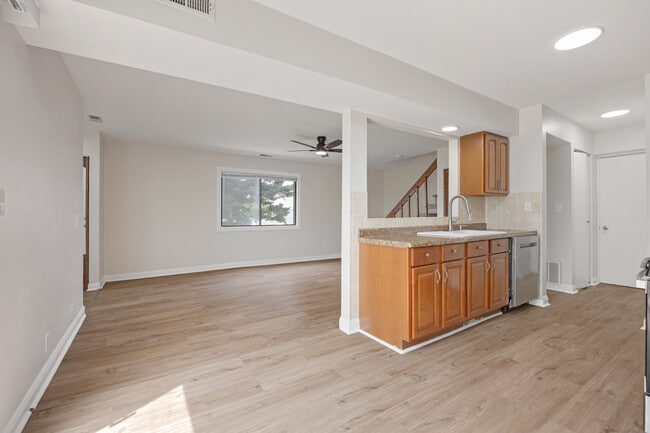 Building Photo - 40 N Waterford Dr