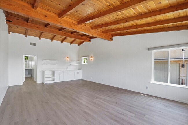 Building Photo - 31259 Bailard Rd