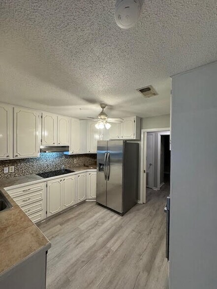 Building Photo - 5624 Ahoni St