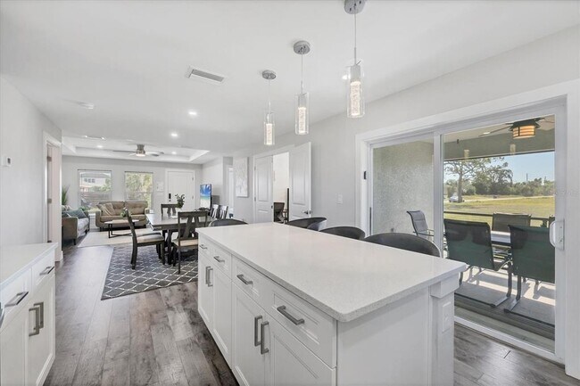 Building Photo - 12025 Saragossa Ln