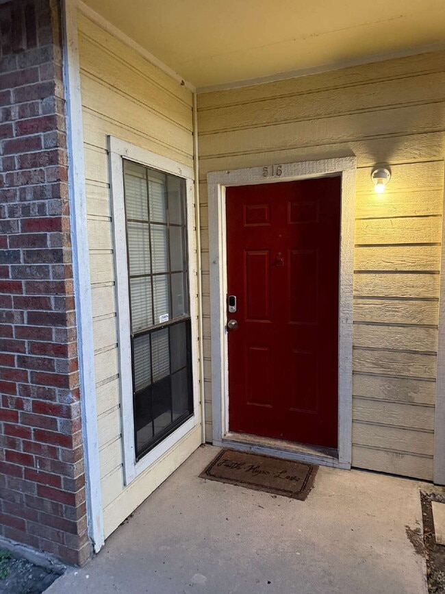 Building Photo - 9601 Forest