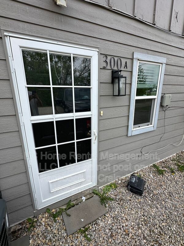 Building Photo - 300 Hill St