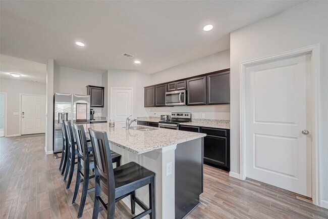 Building Photo - 10133 Pappas Dr