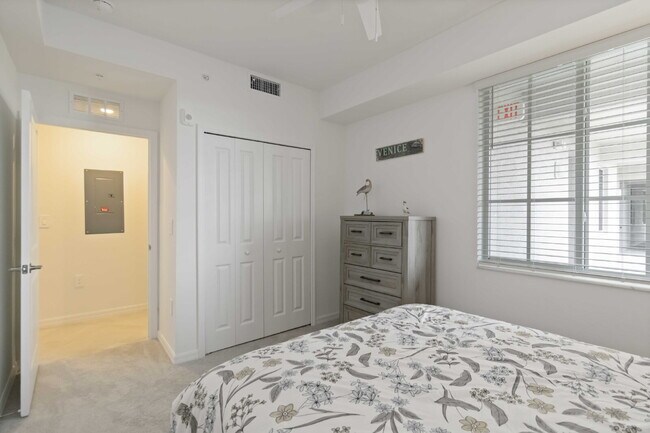 Building Photo - "Fully Furnished 2-Bed, 2-Bath Condo in Wellen Golf!"