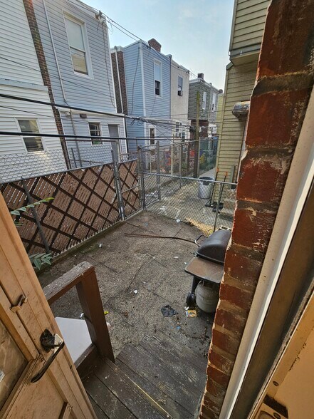 Building Photo - 2055 E Venango St