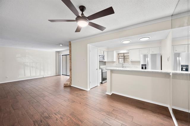 Building Photo - 15221 Berry Trail