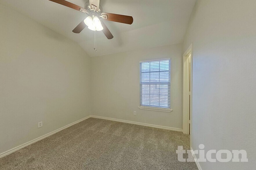 Building Photo - 813 Wolf Trail