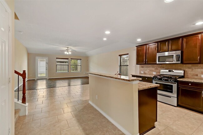 Building Photo - 3308 Southern Grove Ln