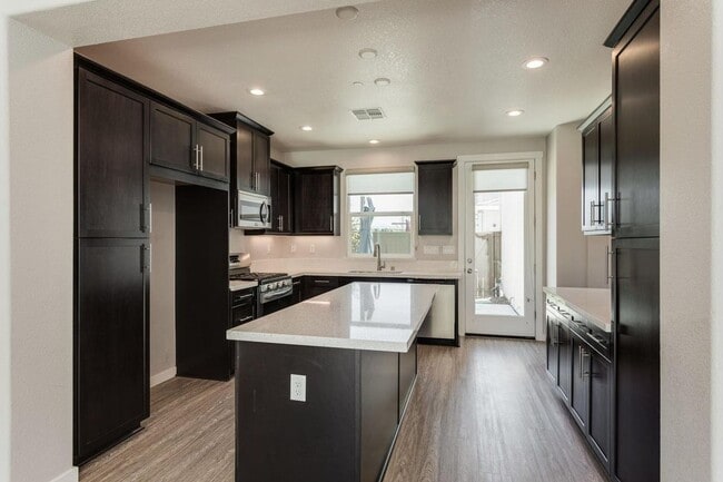 Building Photo - 3–4 Bedroom Solar Home in Rocklin – Office + Loft | Available Now