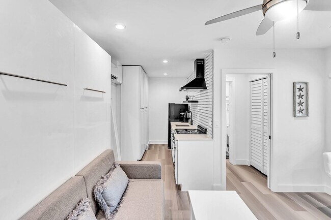 Building Photo - 649 NE 16th Terrace