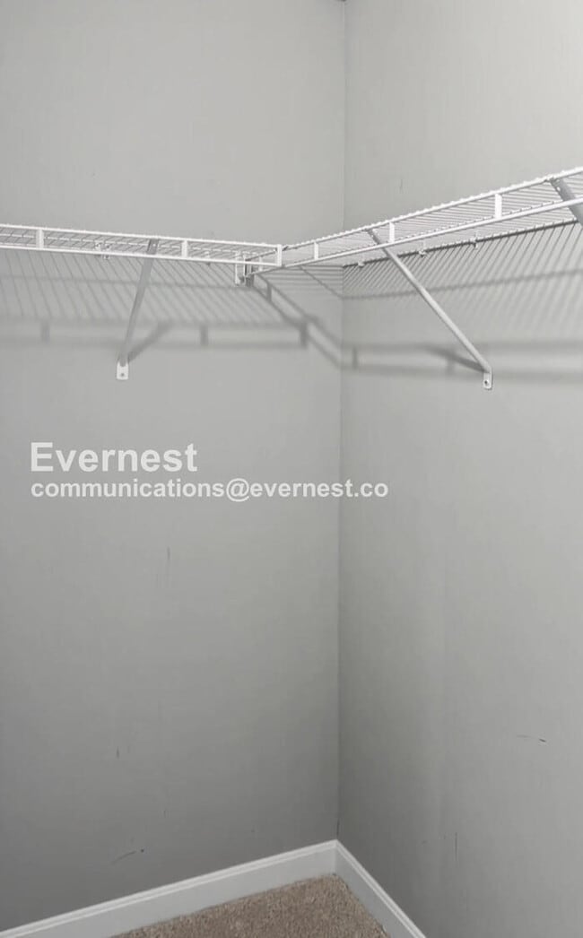 Building Photo - 6227 Kemp St