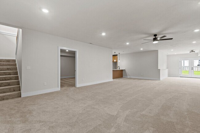 Building Photo - 702 S Thornridge Dr