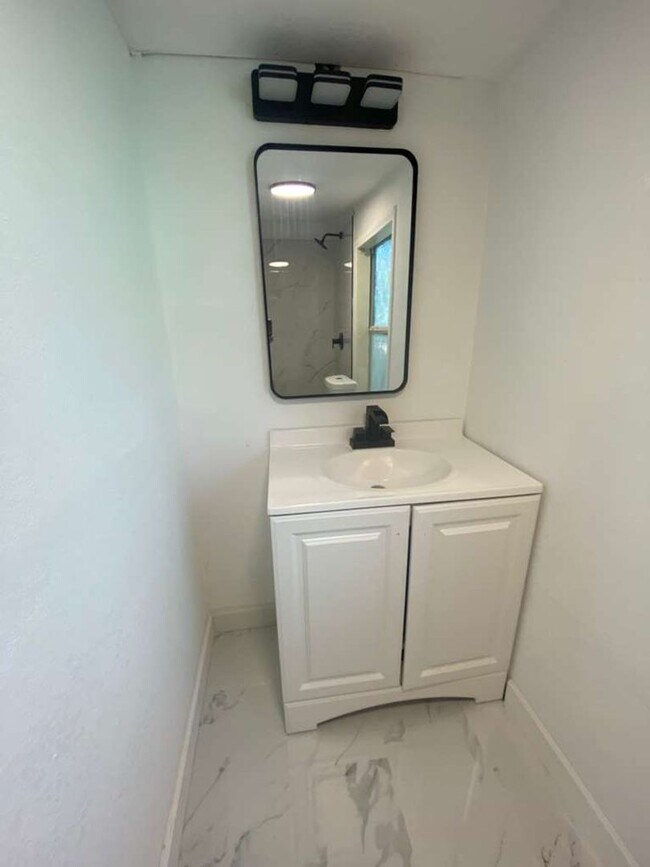 Building Photo - BEAUTIFUL HOME IN HOUSTON. MOVE IN READY!.