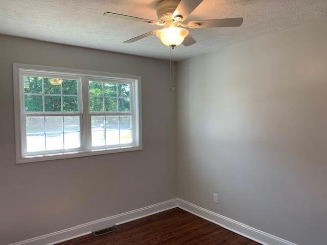 Building Photo - 1420 Central Dr