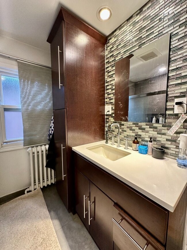 Building Photo - 6526 Rosemoor St