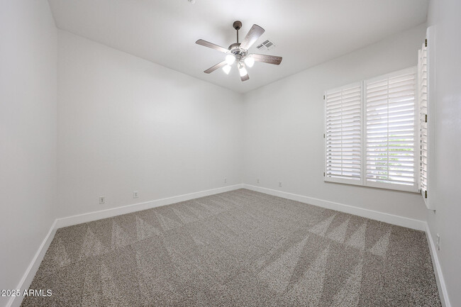 Building Photo - 41735 N Maidstone Ct