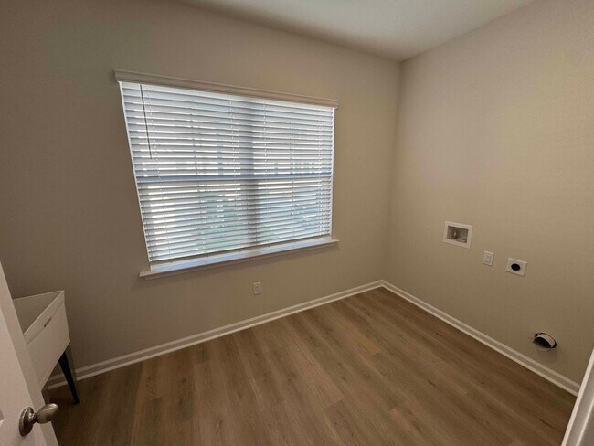 Building Photo - Bailey's Cove at Hilton Head Island | Where coastal living meets effortless elegance.