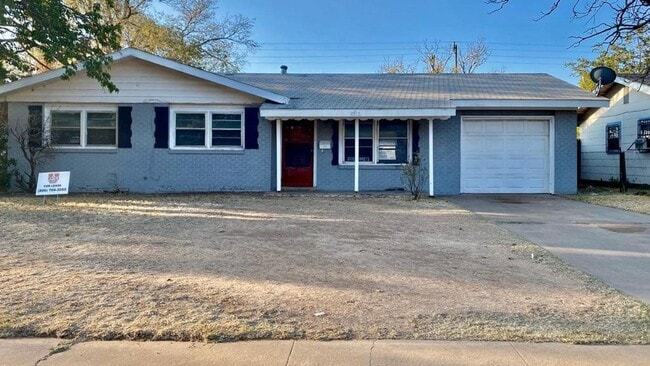 Building Photo - Handyman Special $0 First Month's Rent / “You fix, you SAVE BIG!!” Contact Mayshell for details: ...