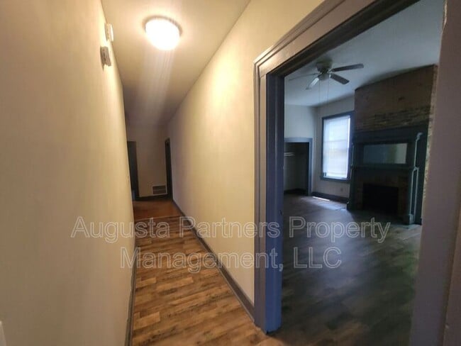 Building Photo - 508 3rd St