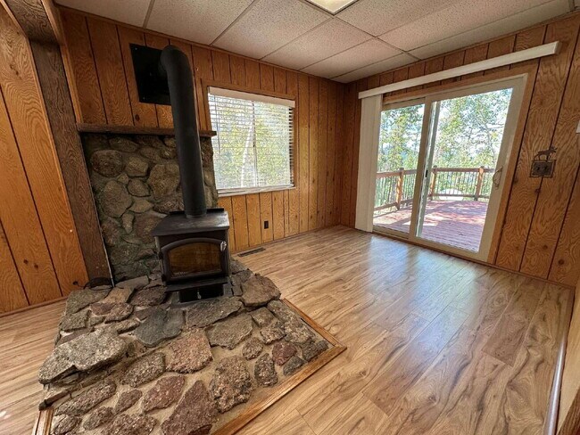 Building Photo - 20341 Maxwell Dr