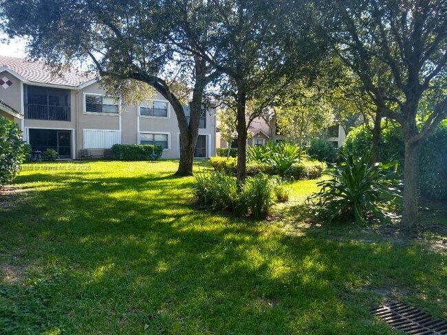 Building Photo - 9665 Riverside Dr