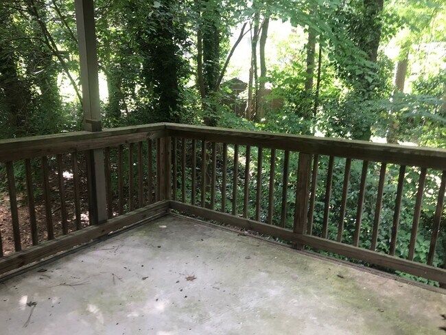 Building Photo - 611 Pine Ridge Pl