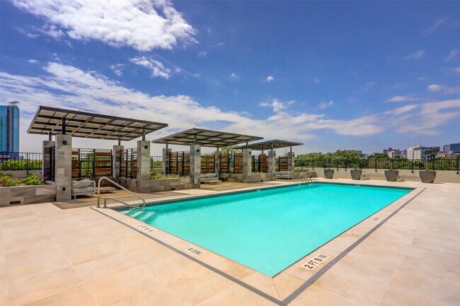 Building Photo - 1701 Hermann Dr