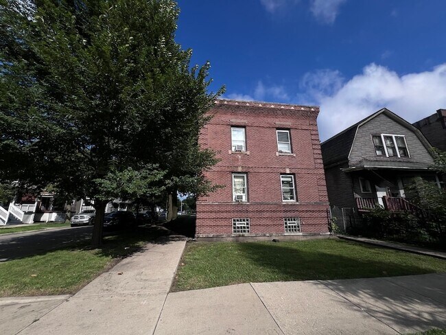 Building Photo - 2707 E 78th St