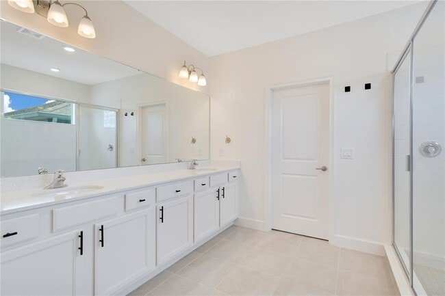 Building Photo - 14189 Larkspur Lake Dr