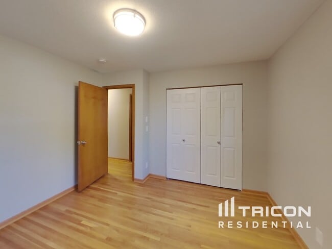 Building Photo - 1397 Pinewood Dr