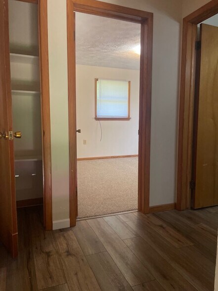 Building Photo - 2910 Fernwood Ave