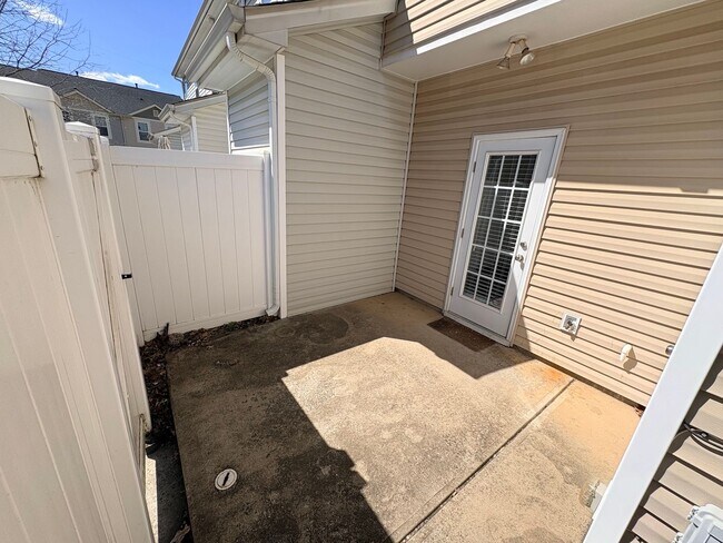 Building Photo - 2 Bedroom Townhome in Prosperity Village