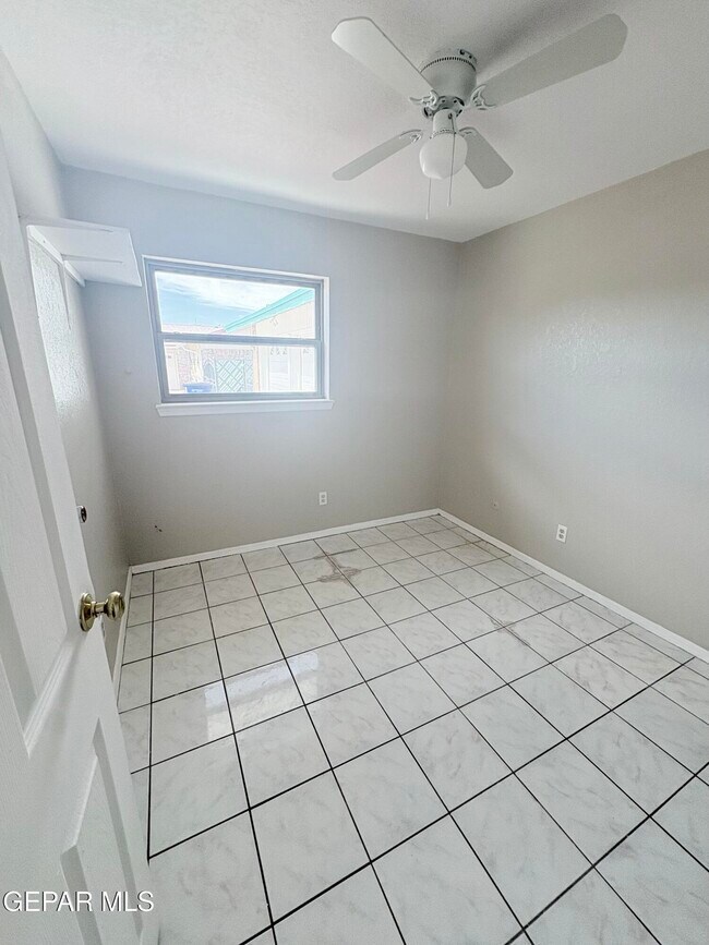 Building Photo - 3444 Tascosa St