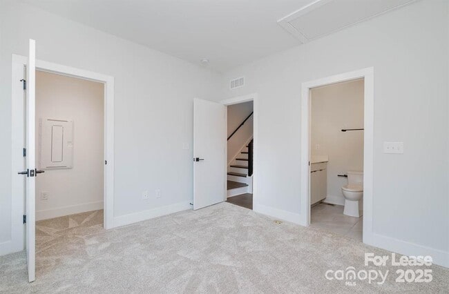 Building Photo - 1225 Minter Pl