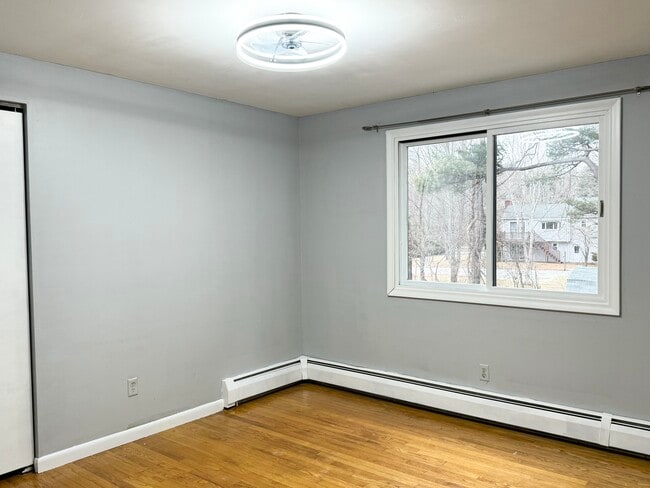 Building Photo - 12 Echo Ln