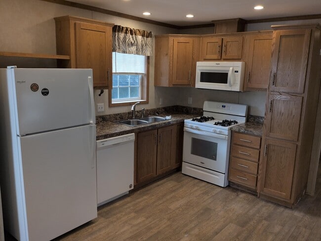 Building Photo - 35 Dudley Pl